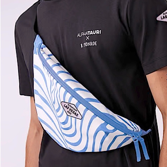 NEW! Limited Edition Las Vegas F1: AlphaTauri UNISEX Crossbody Bag Rare - Picture 2 of 3